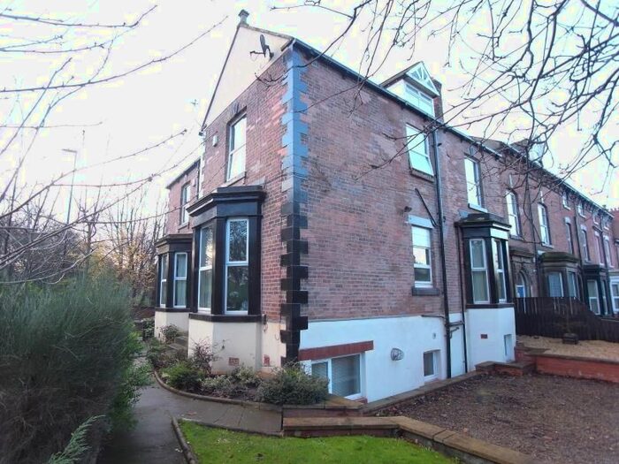 3 Bedroom Flat To Rent In Hyde Park Road, Leeds, LS6