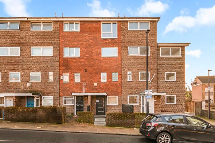4 Bedroom Terraced House For Sale In Capstan Square, Cubitt Town, E14