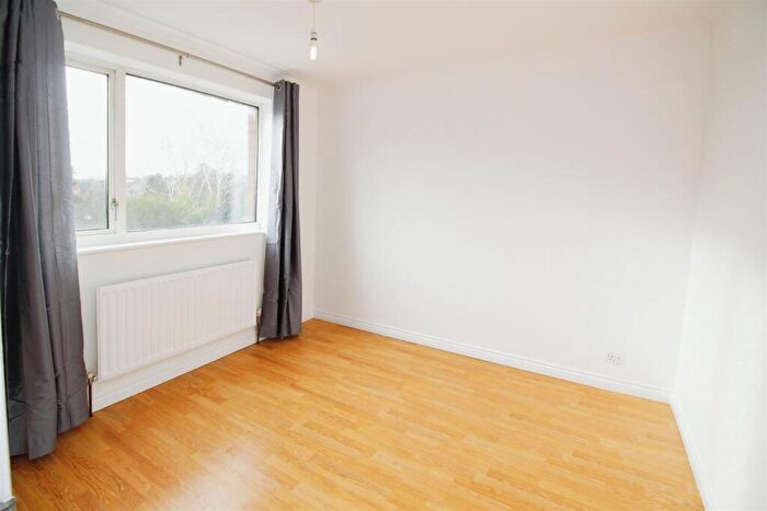 4 Bedroom House To Rent In Firs Close, Hitchin, Hertfordshire, SG5
