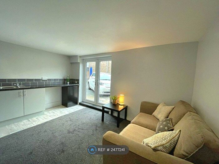 Studio To Rent In Whitehall Road, Leeds, LS12