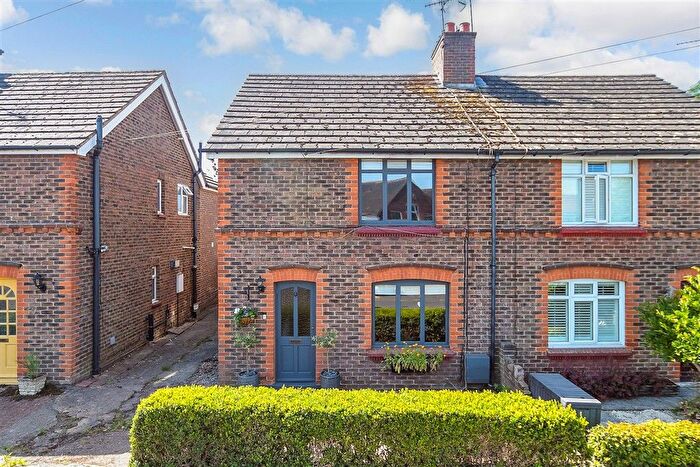 3 Bedroom Semi-Detached House For Sale In Frant Field, Edenbridge, Kent, TN8