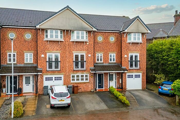 4 Bedroom Town House For Sale In St Davids Garth, Robin Hood, WF3
