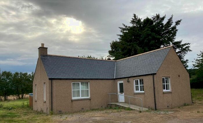 Bungalow To Rent In Redhall Cottages, Mosstodloch, Fochabers, Morayshire, IV32