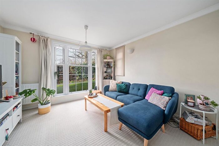 1 Bedroom Flat For Sale In Cottenham Park Road, London, SW20