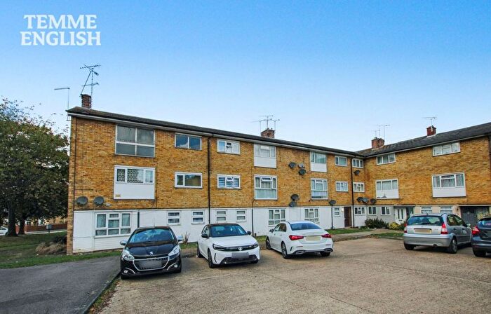 1 Bedroom Flat For Sale In Long Riding, Basildon, SS14