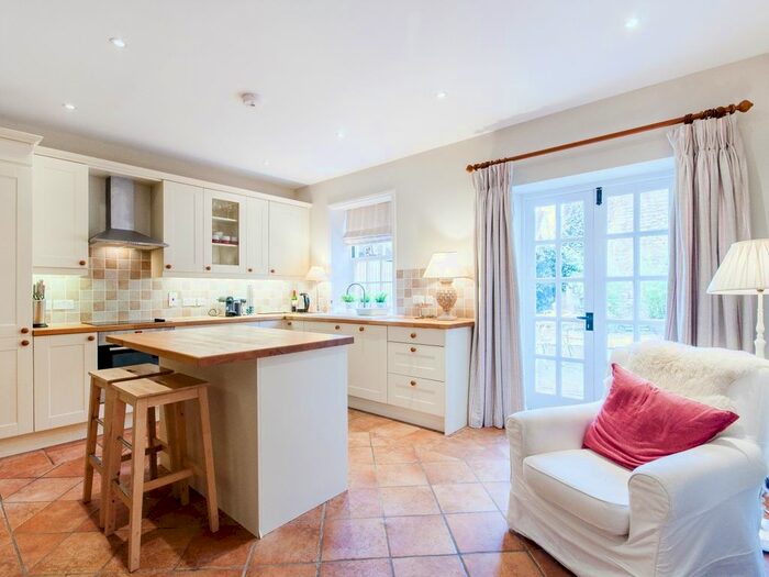 4 Bedroom Semi-detached House To Rent In Church Green, Witney, OX28