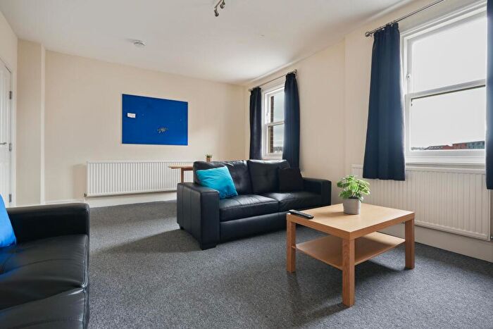 3 Bedroom Flat To Rent In Brown Street, Sheffield, S1