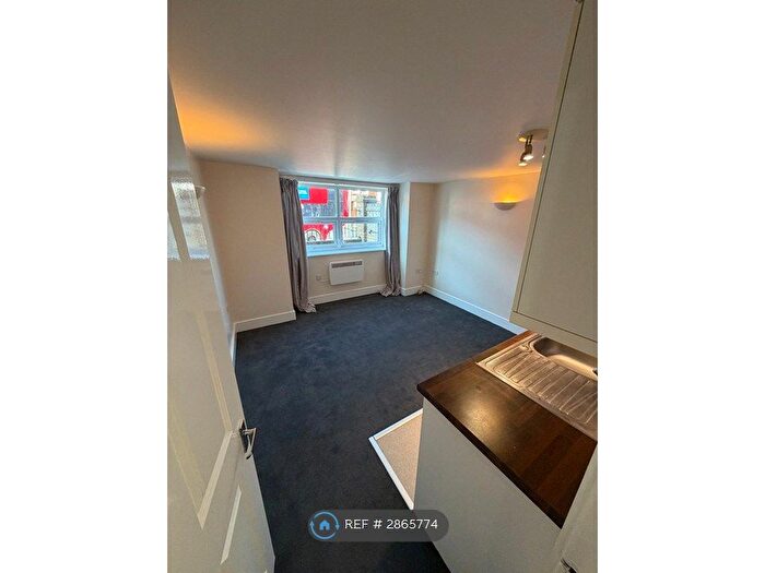 1 Bedroom Flat To Rent In Blackshaw Road, London, SW17