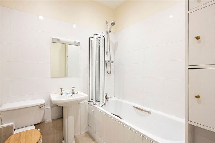 2 Bedroom Flat For Sale In Trinity Fields, Wandsworth Common, London, SW17