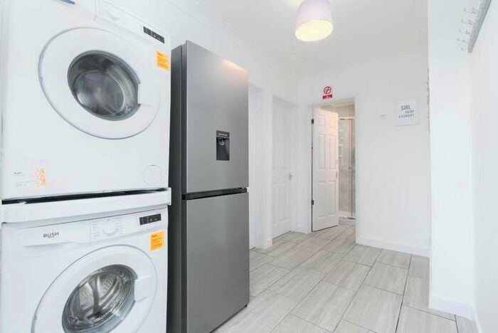 6 Bedroom Semi-Detached House To Rent In Rydal Close, Norwich, NR5