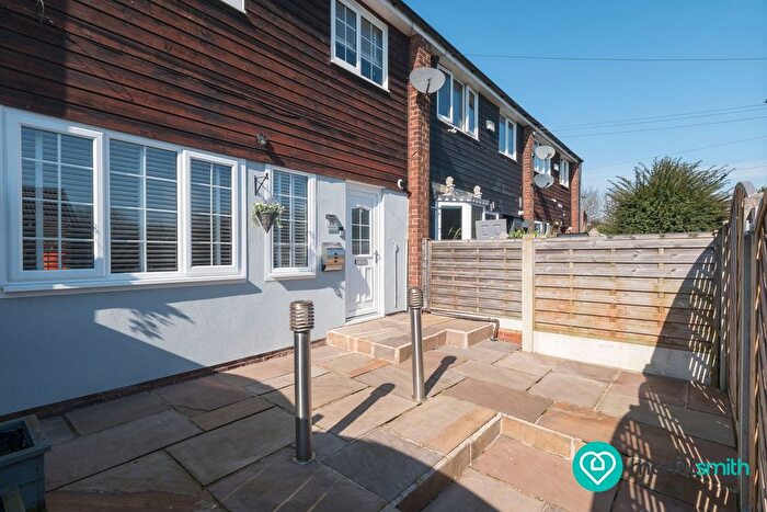 3 Bedroom Terraced House For Sale In Grimsell Walk, Sheffield, S6