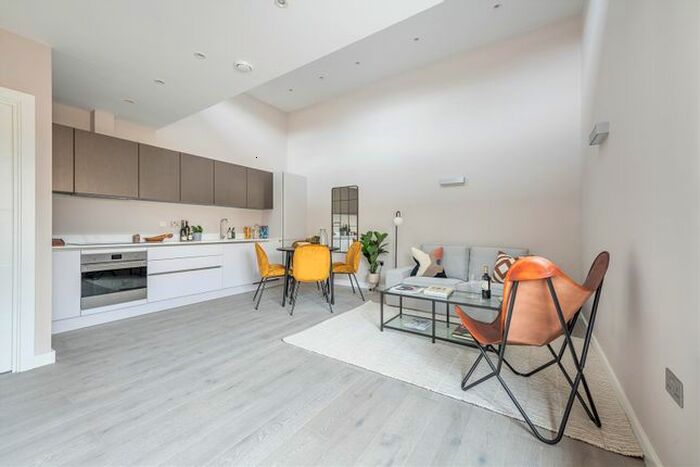 2 Bedroom Flat To Rent In Blue Bell Mews, Chingford, E4