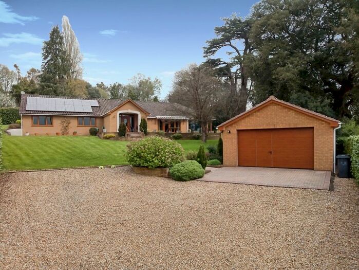 4 Bedroom Detached Bungalow For Sale In Tanglewood, West Monkton, Taunton, TA2