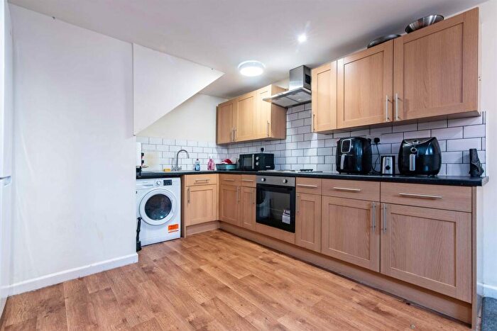 2 Bedroom Terraced House To Rent In Peveril Street, NG7