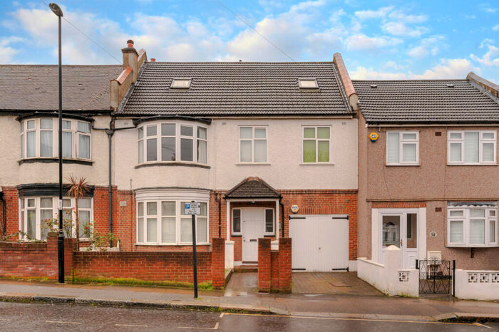 2 Bedroom Flat To Rent In Davenport Road, London, SE6