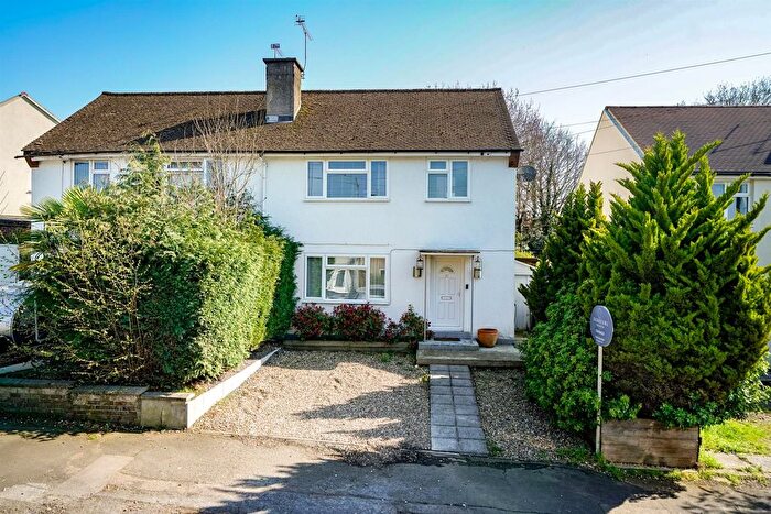 3 Bedroom Property For Sale In Broomfield Rise, Abbots Langley, WD5
