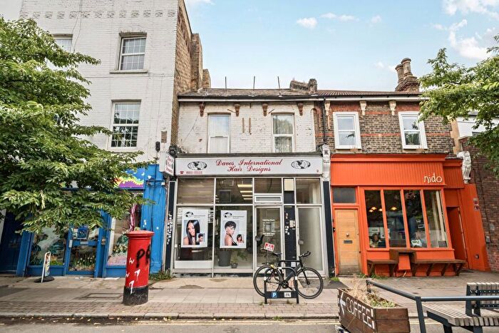 5 Bedroom Semi-Detached House For Sale In Melbourne Grove, East Dulwich, London, SE22