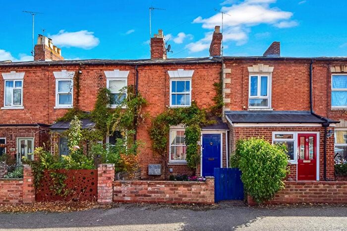 2 Bedroom Terraced House For Sale In Centre Street, Banbury, OX16