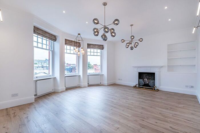 4 Bedroom Flat To Rent In Wynnstay Gardens, London, W8