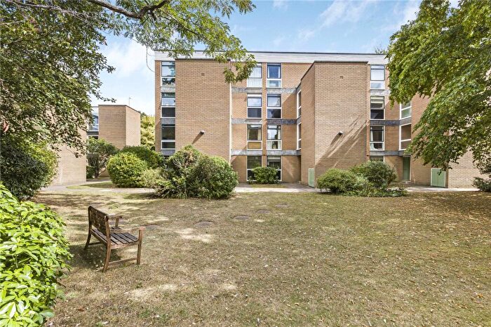 2 Bedroom Maisonette For Sale In Butler Close, Central North Oxford, OX2
