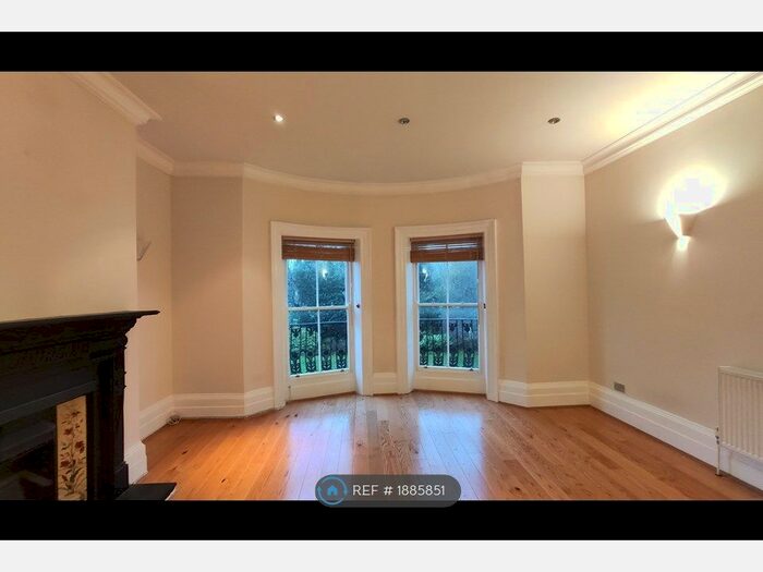 3 Bedroom Flat To Rent In A Hanover Crescent, Brighton, BN2