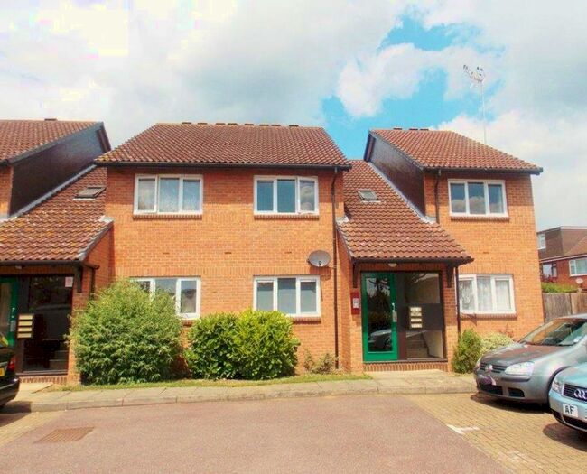 1 Bedroom Flat To Rent In Colebrook Lane, Loughton, IG10