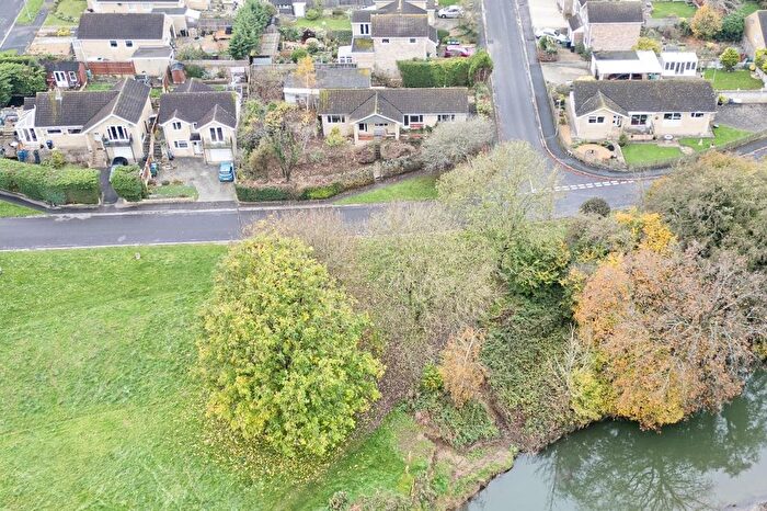 4 Bedroom Detached Bungalow For Sale In Riverside Drive, Chippenham, SN15