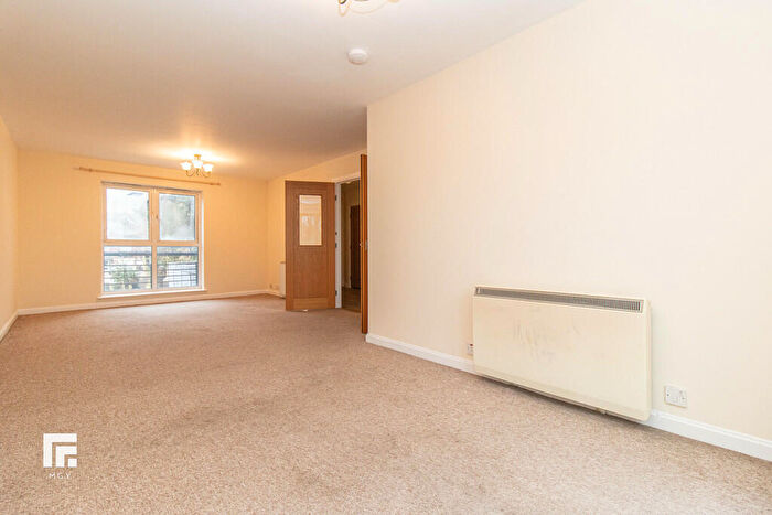 2 Bedroom Apartment To Rent In Adventurers Quay, Cardiff Bay, CF10