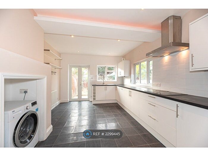 3 Bedroom Terraced House To Rent In Chisholm Road, Croydon, CR0