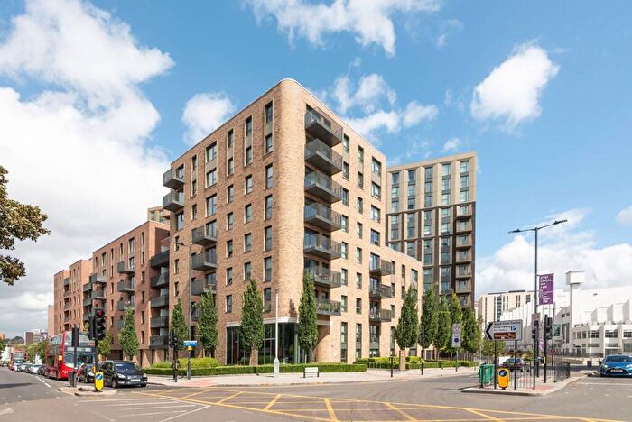 3 Bedroom Flat To Rent In Redwood House, Wembley Park, Wembley, HA9