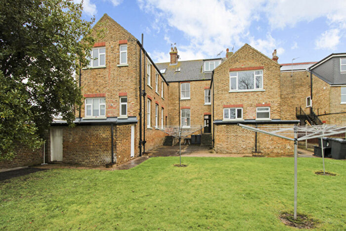 2 Bedroom Flat For Sale In Downs Park, Herne Bay, Kent, CT6