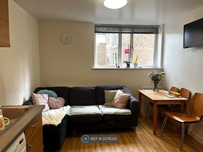 4 Bedroom Flat To Rent In Fieldings Lodge, Winchester, SO22