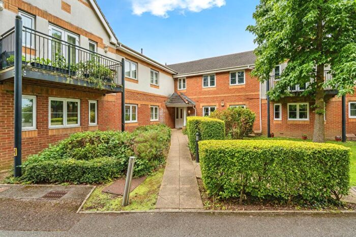 2 Bedroom Flat For Sale In Salisbury Road, Totton, Southampton, Hampshire, SO40