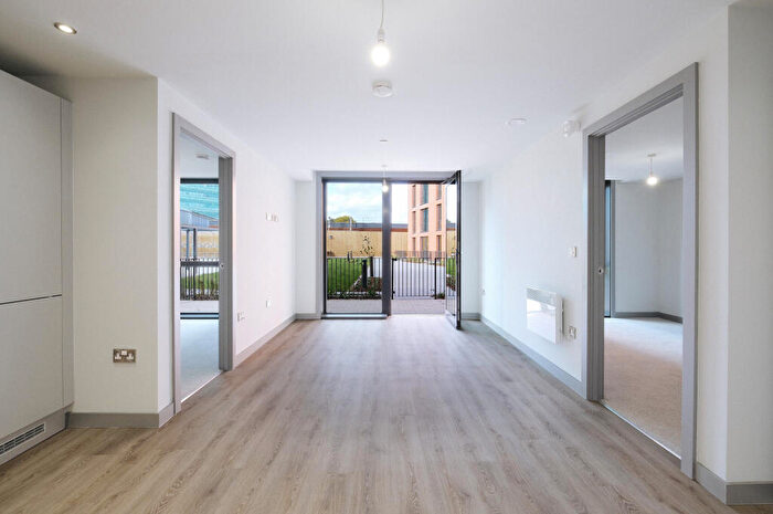 2 Bedroom Flat To Rent In Jq Rise, Goodman Street, Birmingham, Uk, B1