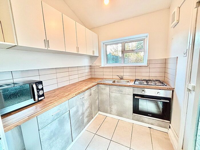 4 Bedroom Property To Rent In Carlyle Road, London, E12