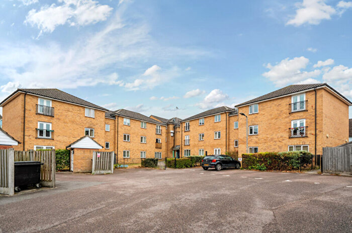 2 Bedroom Apartment For Sale In Conifer Way, Dunmow, Essex, CM6