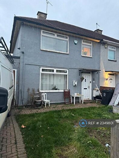 3 Bedroom Semi-Detached House To Rent In Cheriton Road, Leicester, LE2