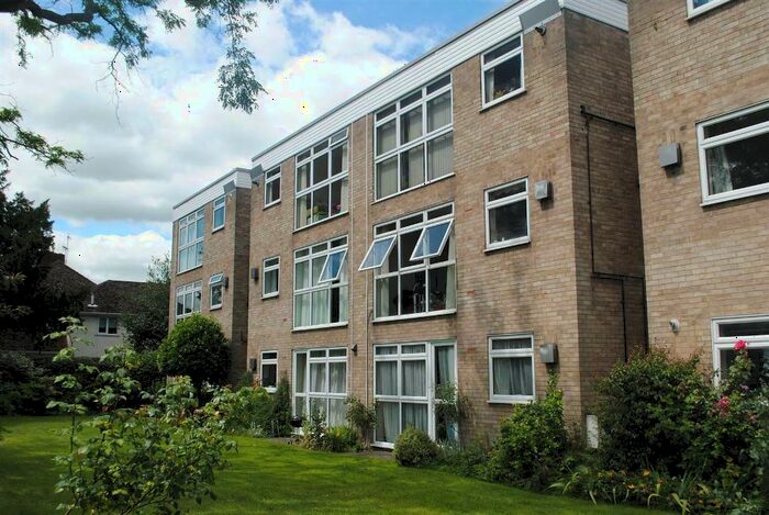 2 Bedroom Flat To Rent In Milton Road, Cambridge, CB4