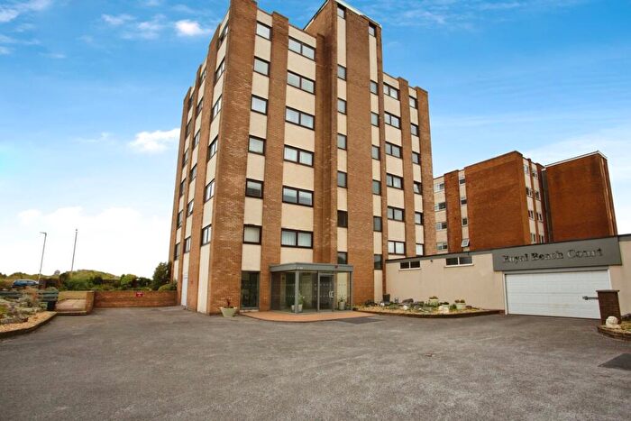 2 Bedroom Flat For Sale In North Promenade, Lytham St Annes, FY8
