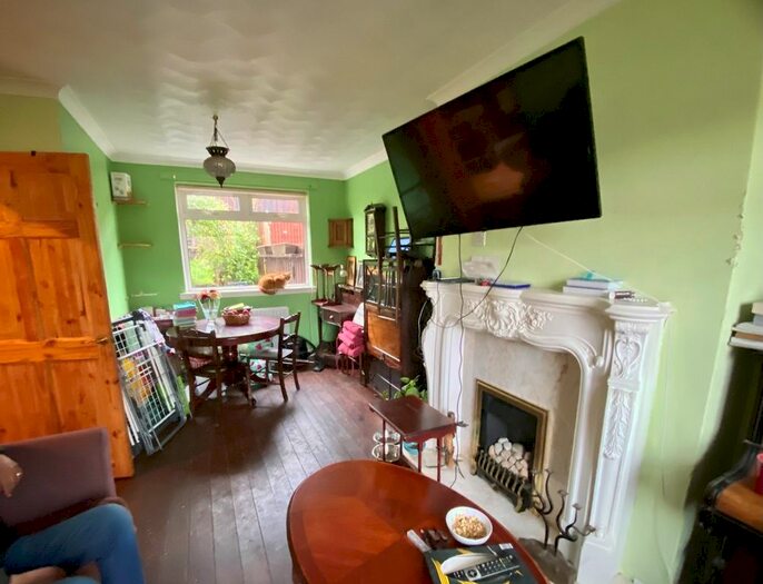 2 Bedroom Semi-Detached House For Sale In North Dryburgh Road, Wishaw, ML2