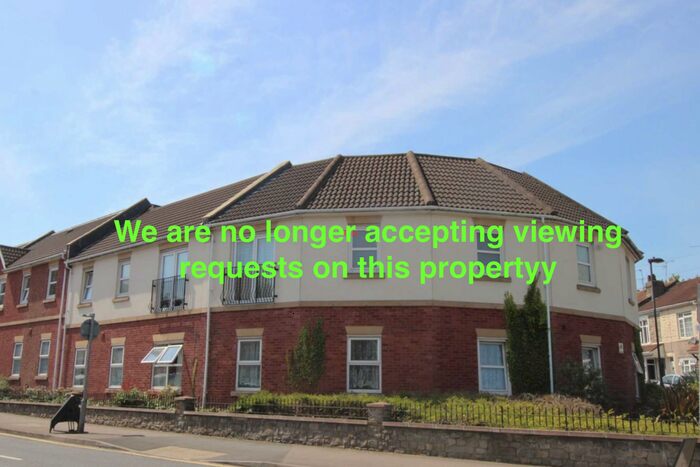 2 Bedroom Flat To Rent In Saddlers Court, Kennington Ave, Kingswood, BS15