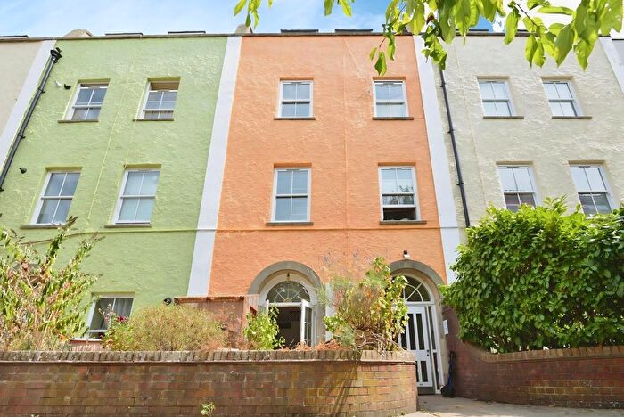 1 Bedroom Flat For Sale In Cave Court, Wilder Street, Bristol, BS2