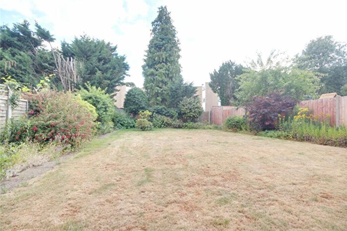 3 Bedroom Detached House To Rent In Athole Gardens, Enfield, EN1