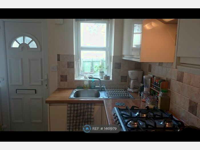 1 Bedroom Flat To Rent In Stokefields, Guildford, GU1