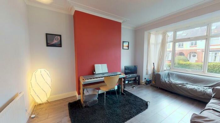 4 Bedroom Terraced House To Rent In Estcourt Avenue, Headingley, Leeds, LS6