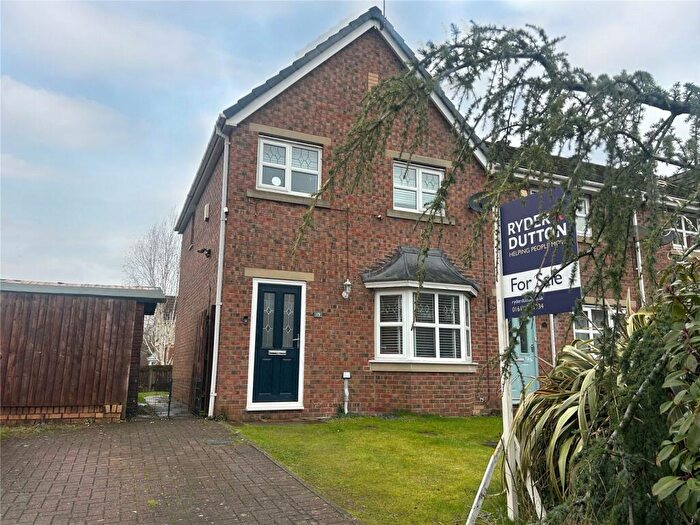 3 Bedroom Semi-Detached House For Sale In Woodside Close, Lees, Oldham, Greater Manchester, OL4