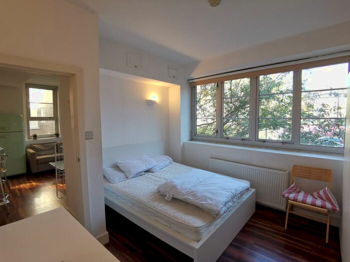 2 Bedroom Flat To Rent In Sunlight Square, Bethanal Green, London, E2