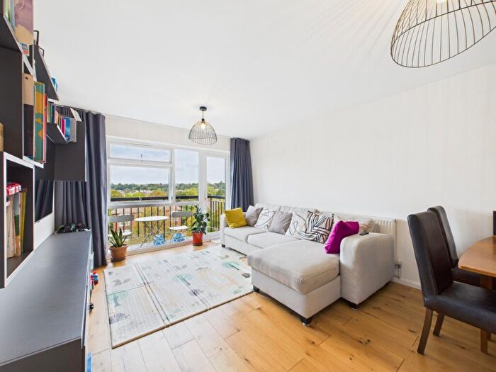 1 Bedroom Flat For Sale In High Gables, Scotts Avenue, Bromley, Kent, BR2