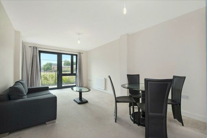 1 Bedroom Apartment To Rent In Fisher Close, Rotherhithe, London, SE16