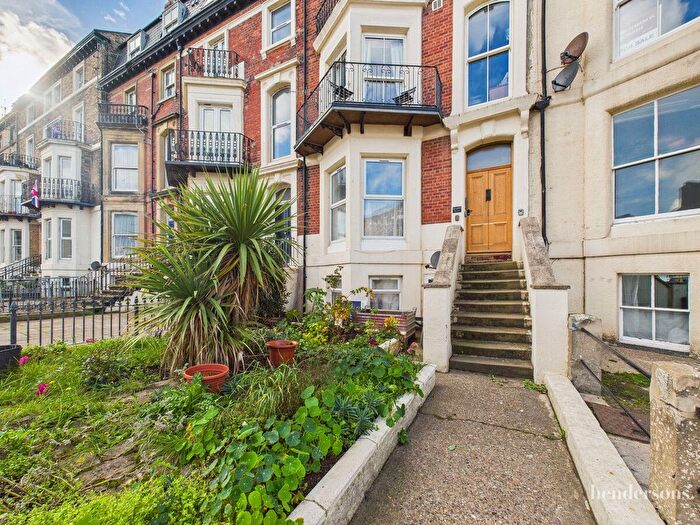 3 Bedroom Flat For Sale In Esplanade, Whitby, YO21